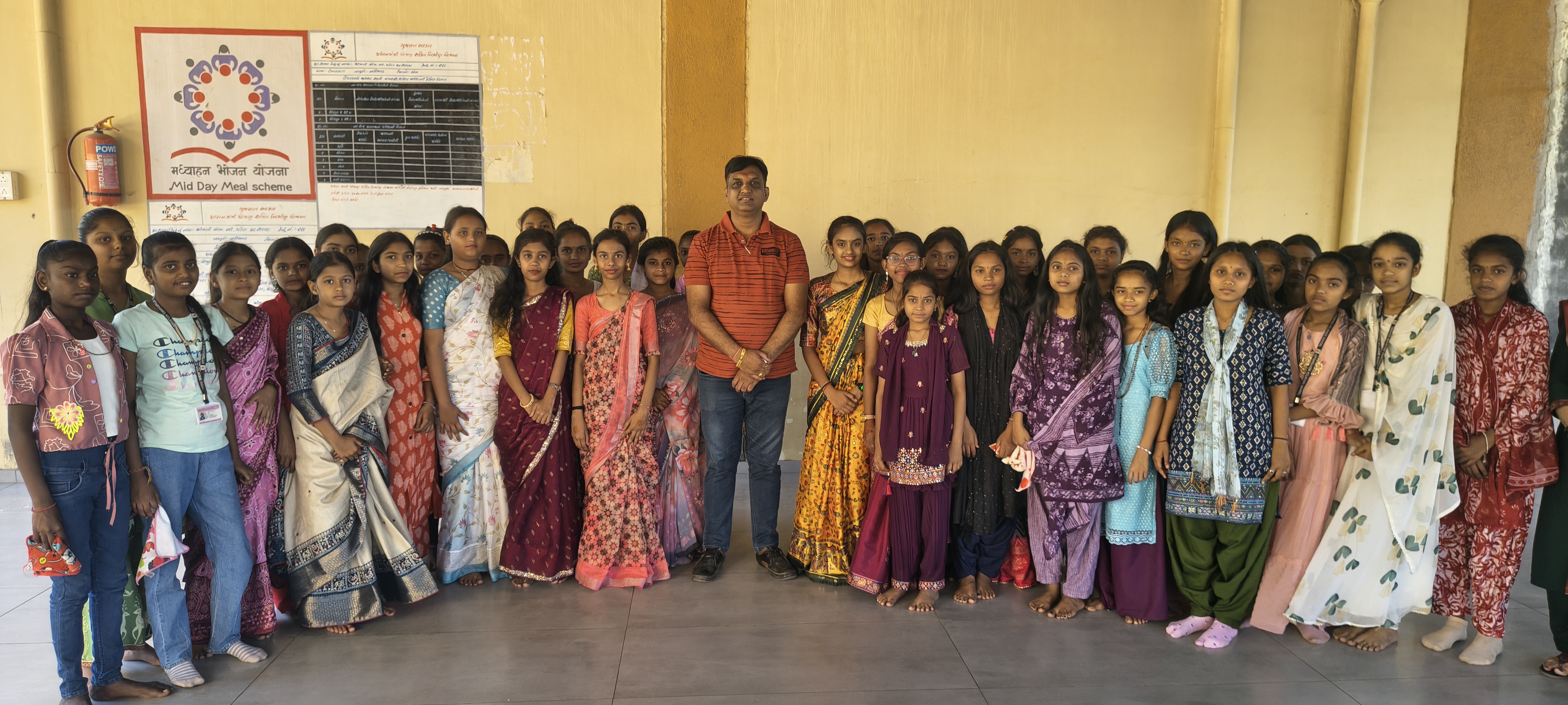 ધોરણ-8 નાં વિદ્યાર્થીઓને શાળાનાં આચાર્યશ્રી તથા શિક્ષક દ્વારા માધ્યમિક શિક્ષણ માટેનું યોગ્ય માર્ગદર્શન આપવામાં આવ્યું